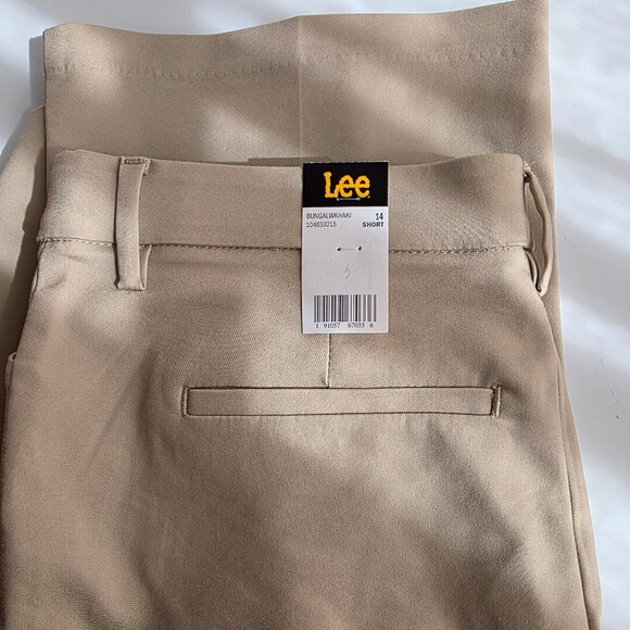 Lee Women's Ultra Lux Comfort Pant Flex Motion Waistband Khaki 14 Short NWT - Picture 1 of 6
